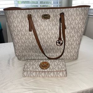 Michael Kors Large Tote with matching Wallet